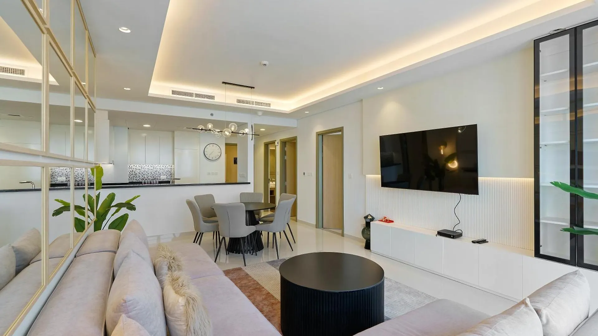 Luxury 3 Bedroom Near Burj Khalifa 43Rd Floor Dubai Apartment
